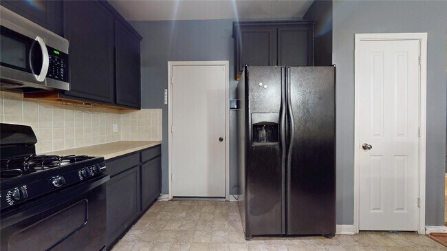 Building Photo - 8030 Singing Sonnet Ln