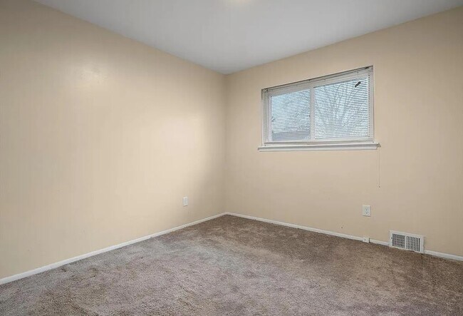 Building Photo - 2754 Northampton Dr