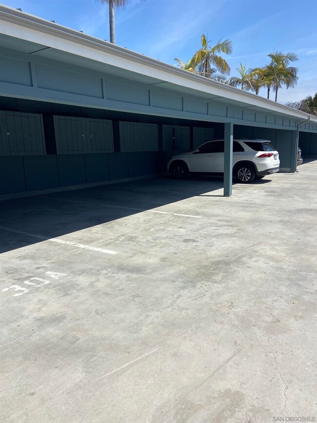 Building Photo - 16 Montego Ct