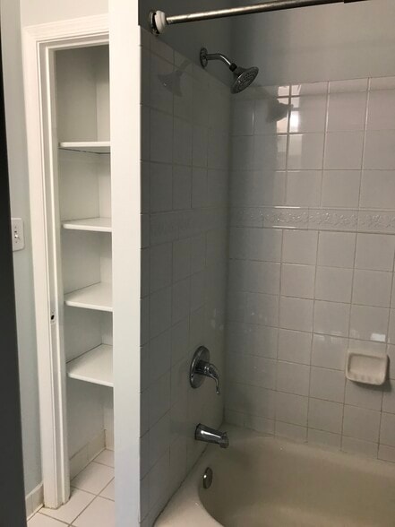 master bathroom - 845 N Greenbrier St