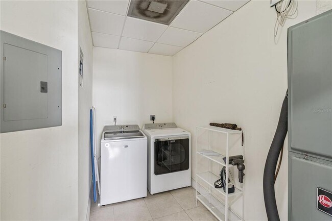 Building Photo - 151 E Washington St