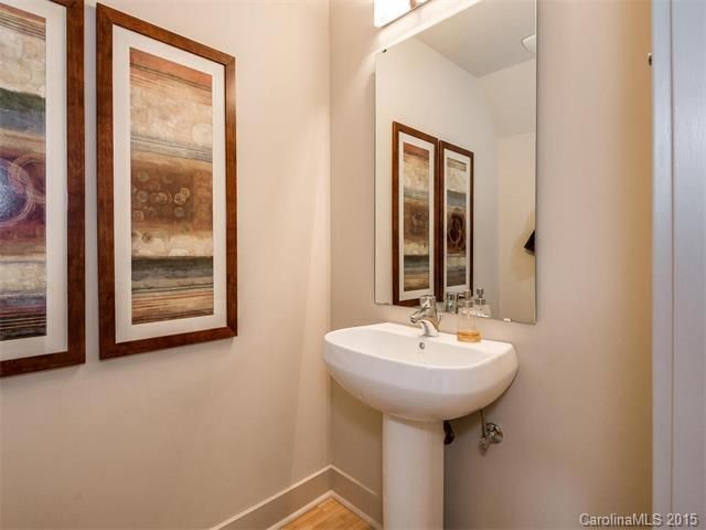 Building Photo - 1133 Metropolitan Ave