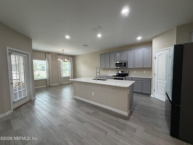 Building Photo - 2219 Major Oak St