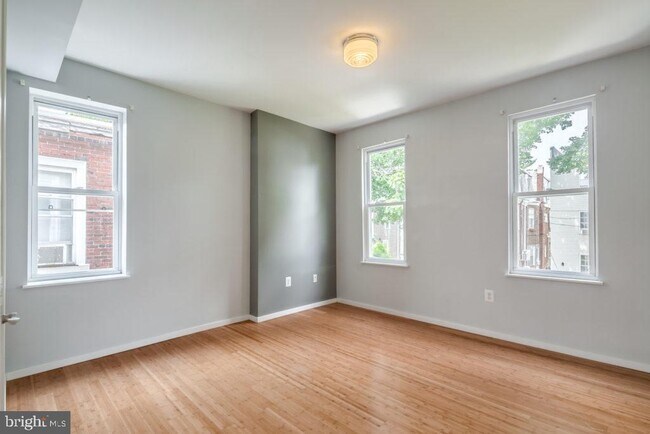 Building Photo - 5035 Walton Ave