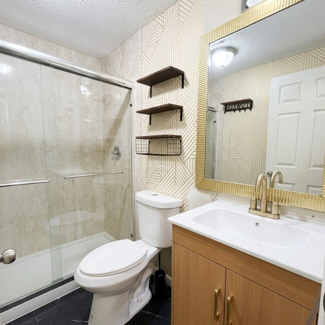 Building Photo - 594 Cascade Way