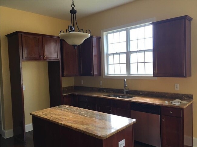 Building Photo - 5575 Toccoa Dr