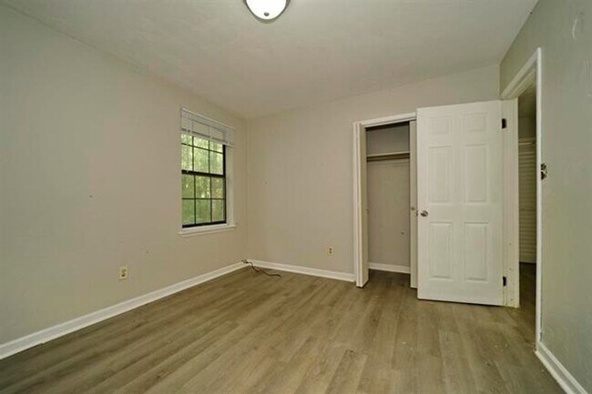 Building Photo - Charming 2BR Unit in Tallahassee