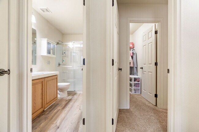 Building Photo - 4127 McKinley St NE