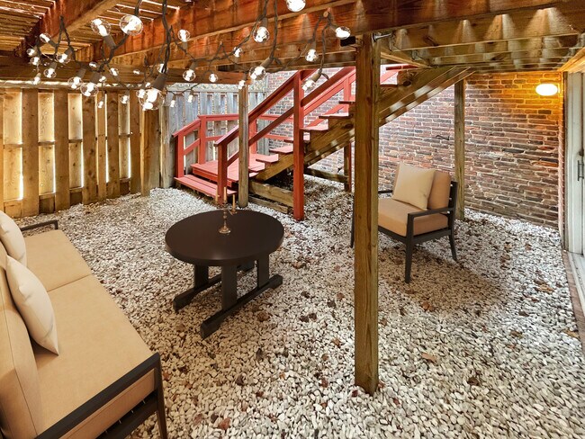 Building Photo - 1135 Olive St