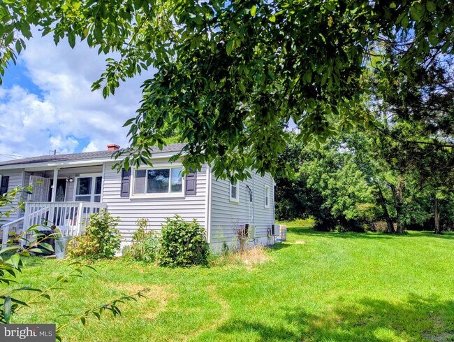 Building Photo - 2225 Williams Dr