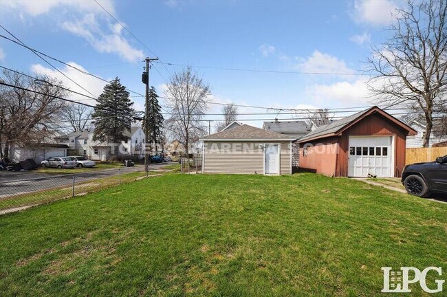 Building Photo - 630 Colima Dr