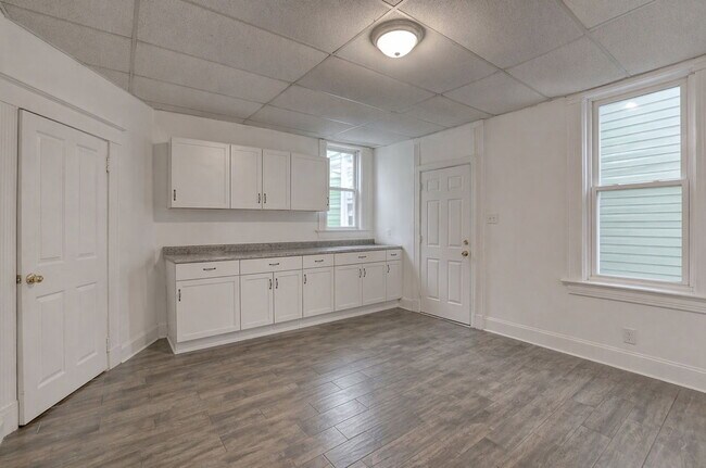 Building Photo - 2954 Central Pkwy