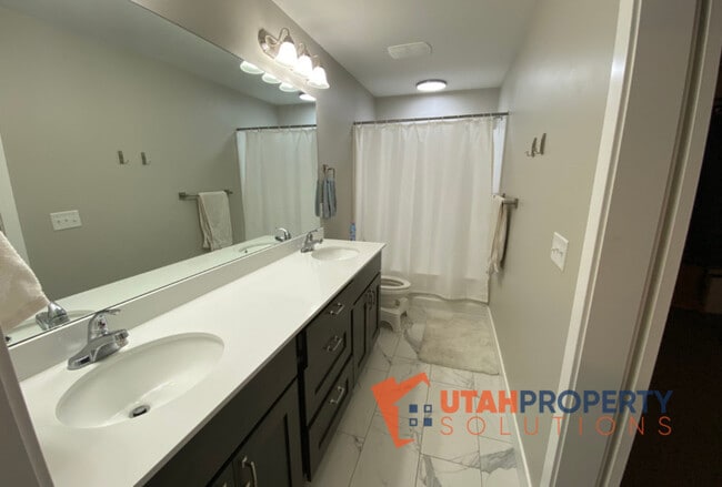 Building Photo - 12272 S Macdill Ct