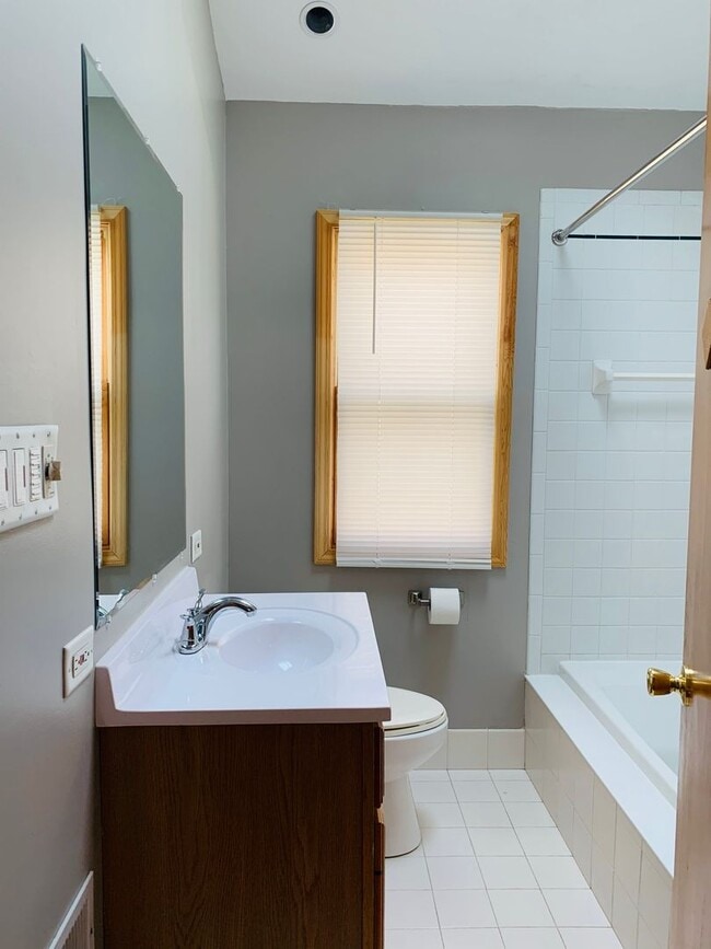 Building Photo - Beautiful Single Family Home!