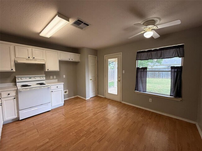 Building Photo - 2120 Jester Farms Rd