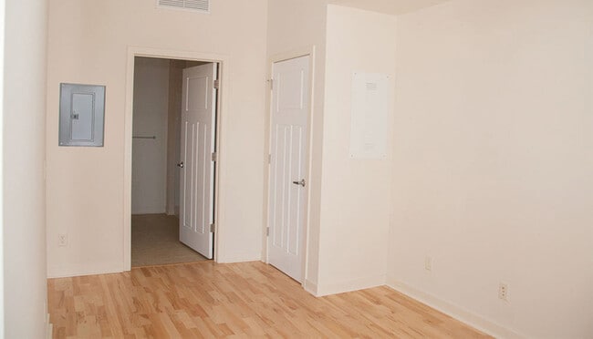 Building Photo - 242 E Water St