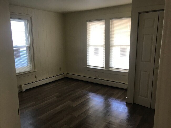 Building Photo - Single Family Home