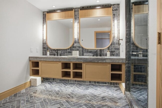 Building Photo - 3015 S Ysabella Ave