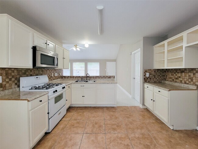 Building Photo - 5322 Rivergate Dr
