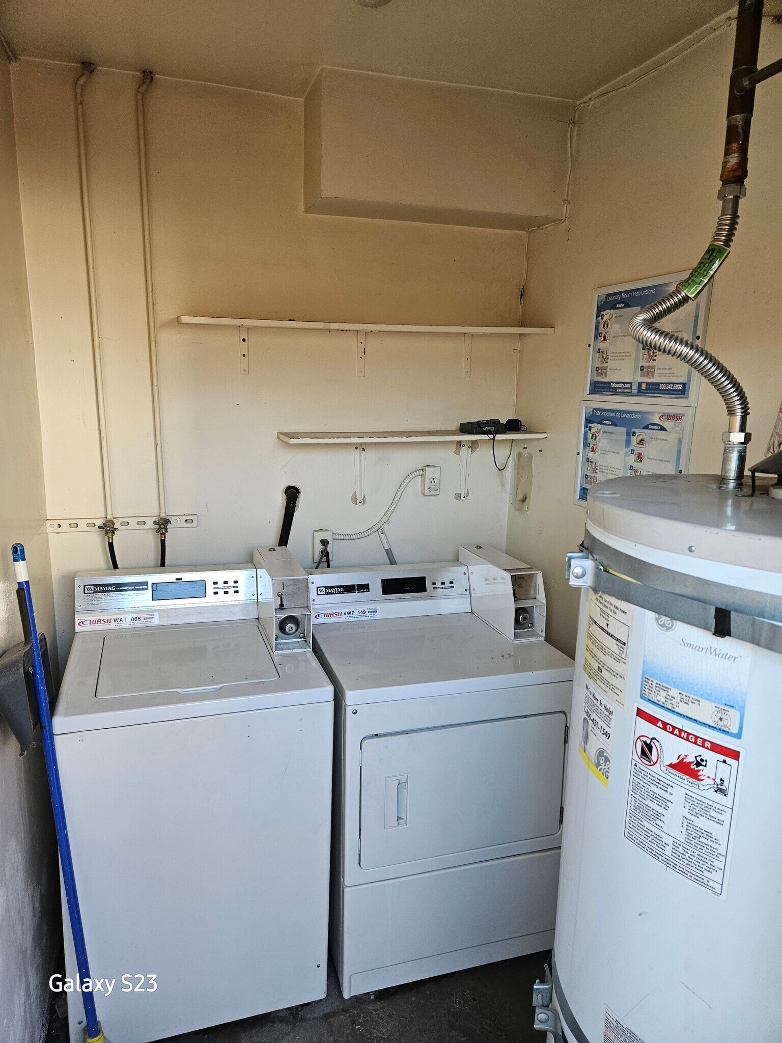 Communal laundry room (coin operated) - 1344 E Windsor Rd