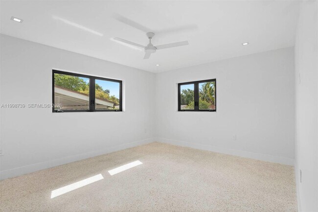 Building Photo - 2345 SW 23rd Terrace