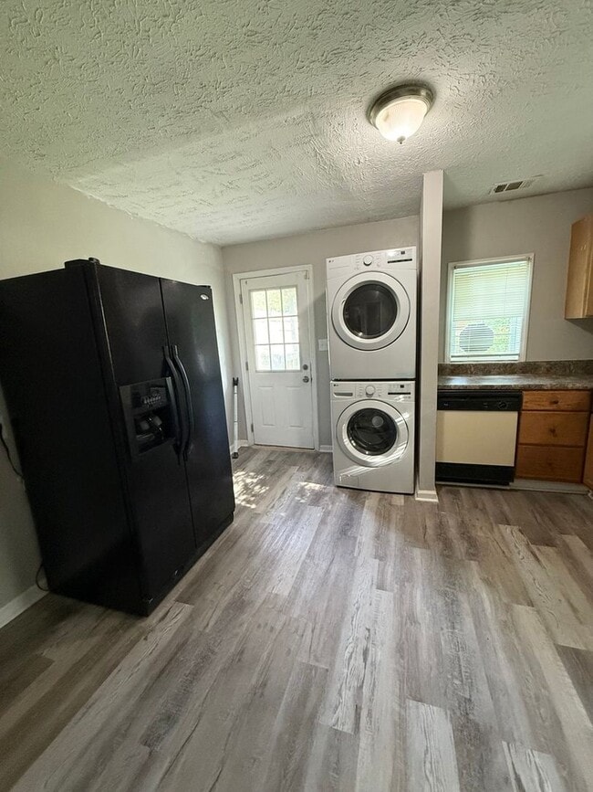 Building Photo - Charming 3BR House in Columbus