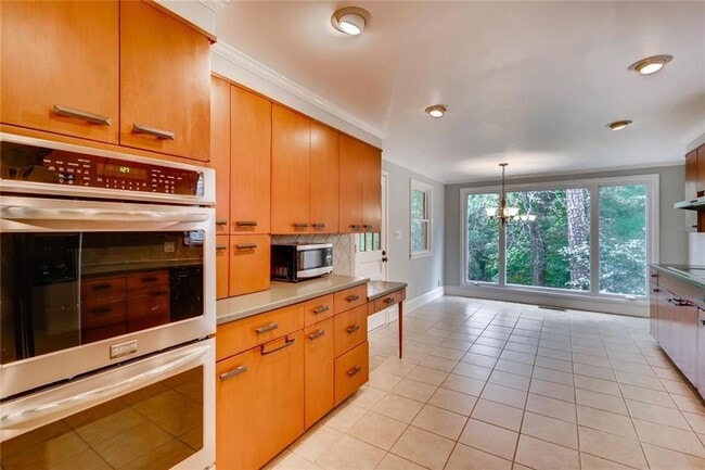 Building Photo - 1719 Ridgewood Dr NE