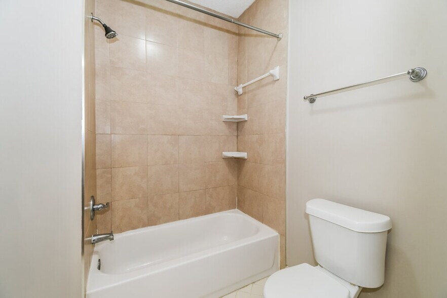 Building Photo - 8895 Chambore Dr