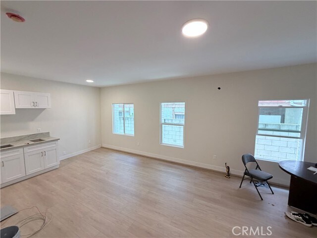 Building Photo - 125 W Chestnut St