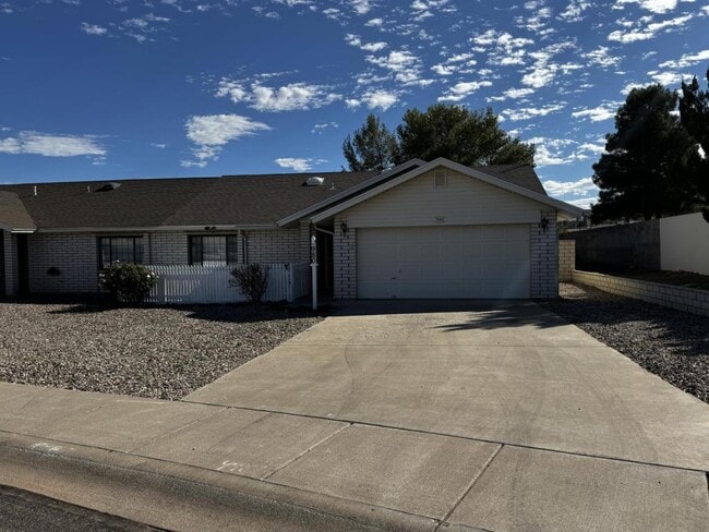 Primary Photo - 980 Canyon Hills Rd