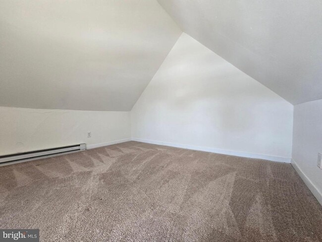 Building Photo - 76 Chestnut St