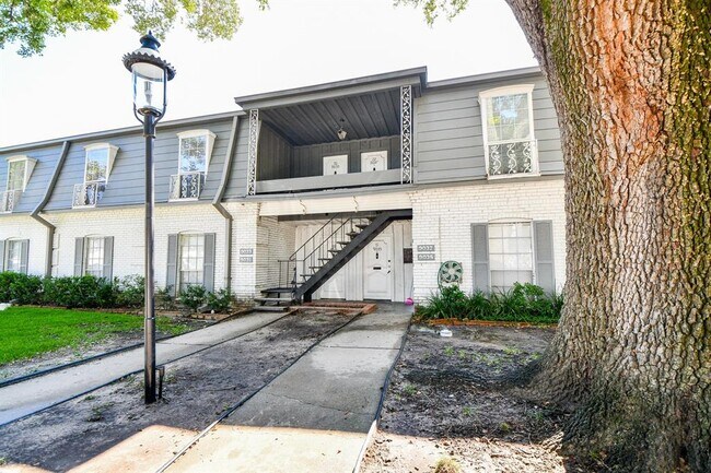 Primary Photo - 9033 Rue Cambon St