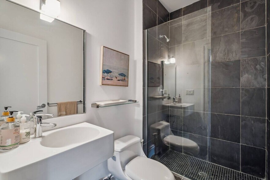 Building Photo - 115 Sea Farm Ln