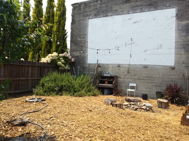 Building Photo - 2117 West St