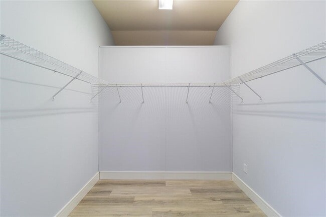 Building Photo - 6210 Pleasant Stream Dr