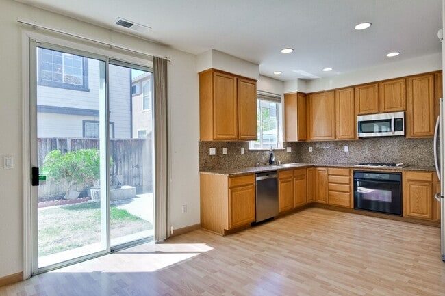 Building Photo - Spacious 4-Bedroom Home on Private Cul-De-Sac | No HOA | Custom Closets, New Floors & Lush Backya...