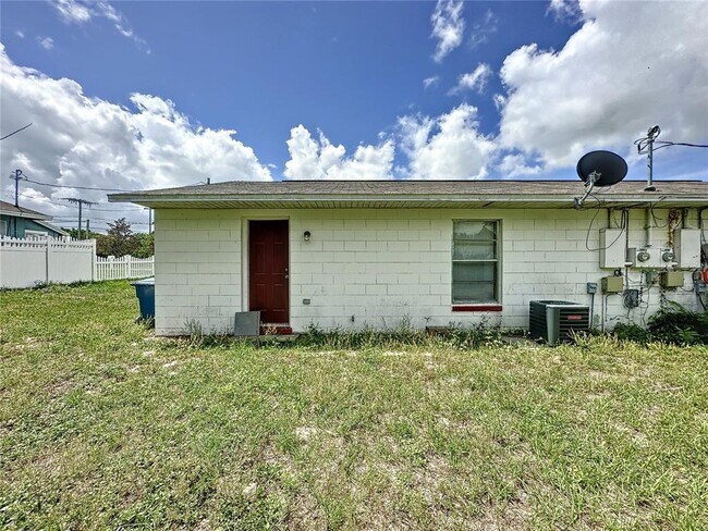 Building Photo - 606 Claude Holmes Senior Ave