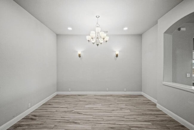 Building Photo - 314 Waverly Dr