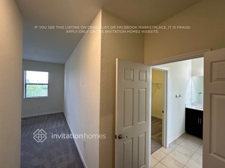Building Photo - 10550 W 35th Way