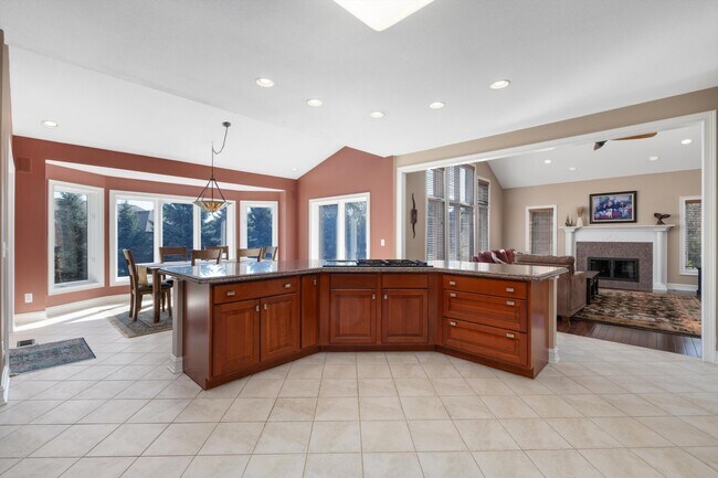 Building Photo - 7040 Royal Villa Ct