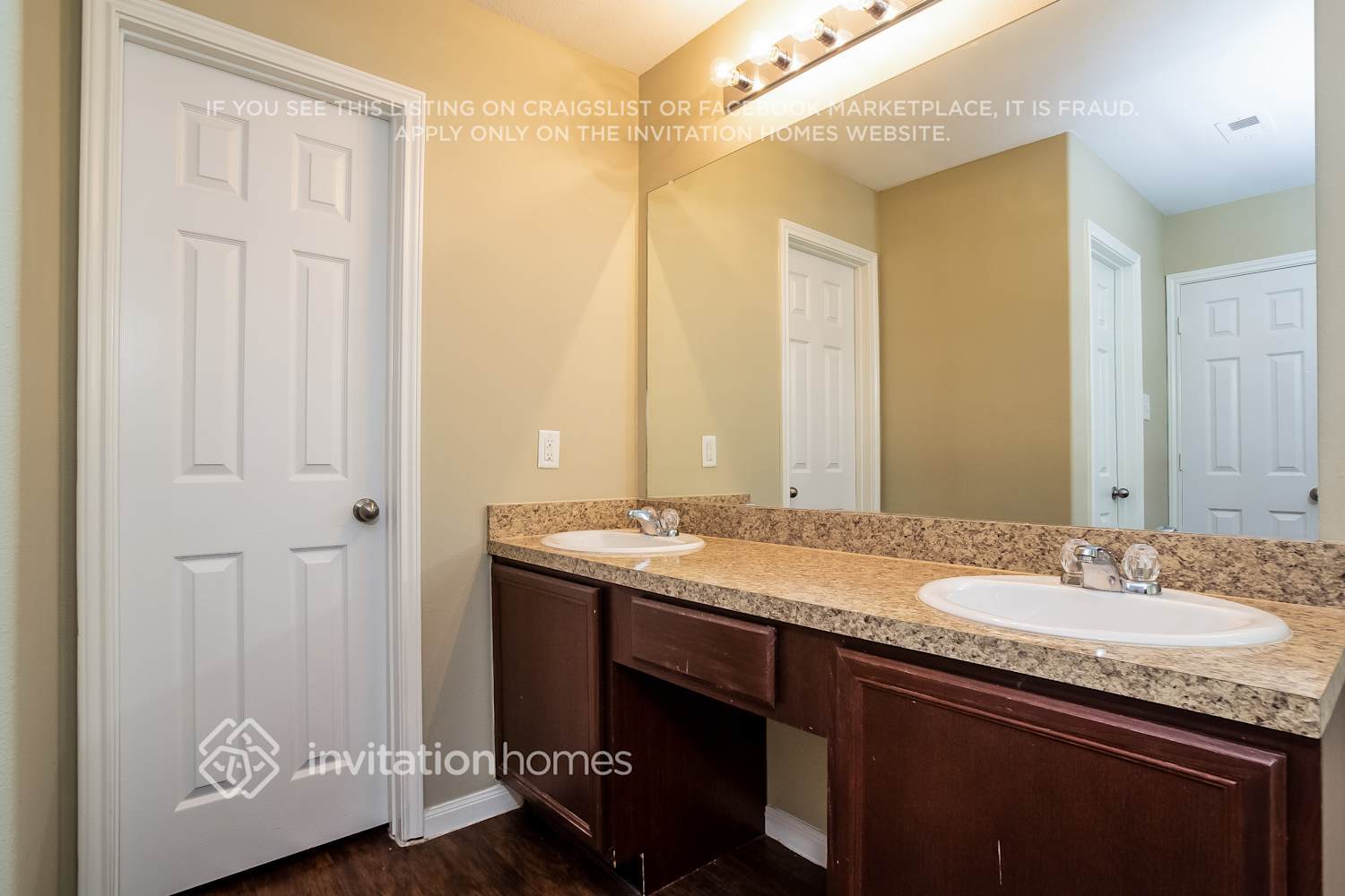 Building Photo - 13433 Raintree Dr