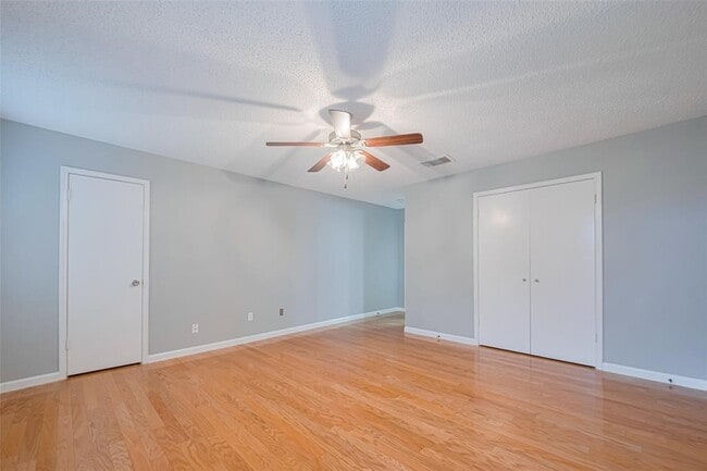 Building Photo - 6452 Kentwick Dr