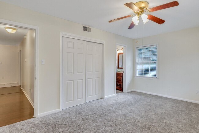 Building Photo - 12473 Northwood Rd