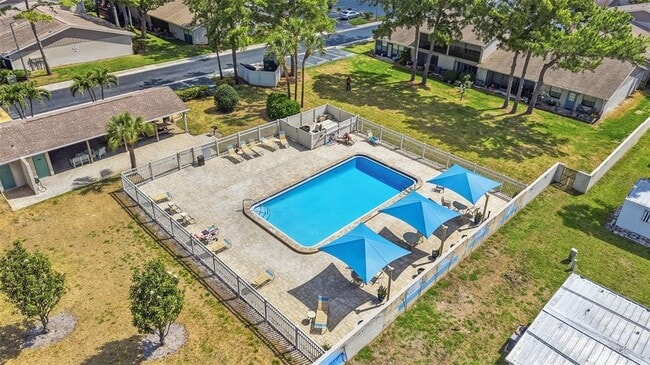 Building Photo - 2131 Ridge Rd S