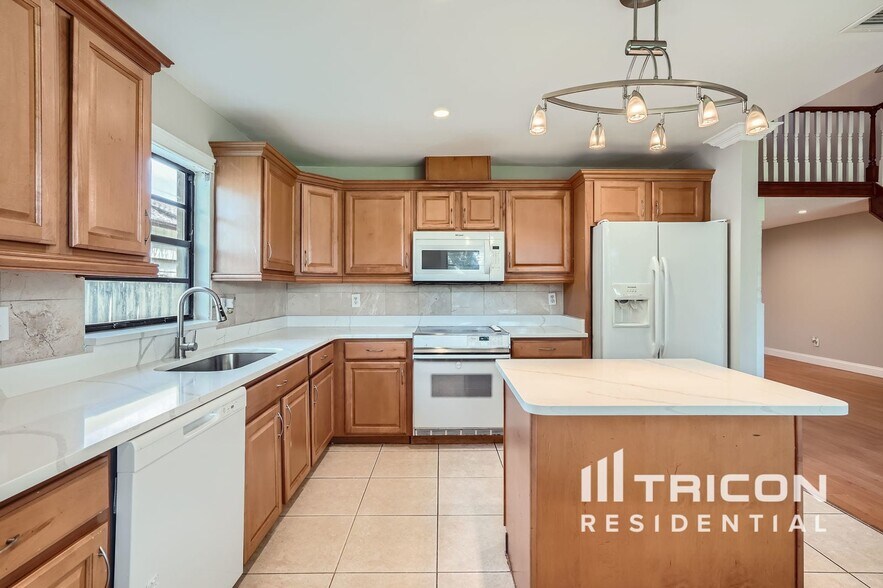 Building Photo - 5410 Friarsway Dr