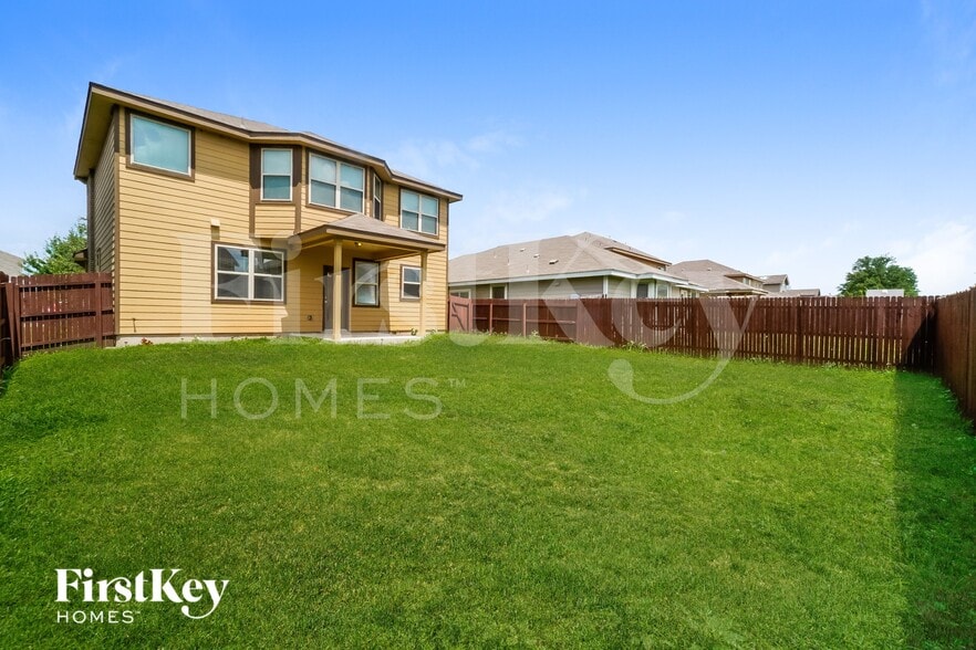 Building Photo - 2546 Just My Style