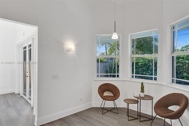 Building Photo - 1207 SW 21st St