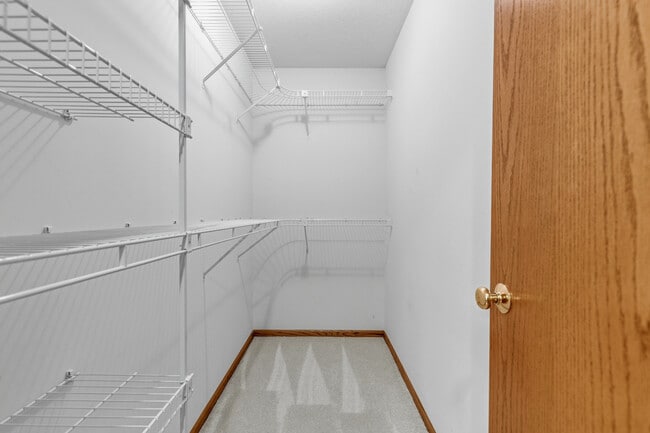 Building Photo - 2052 Ashford Rd