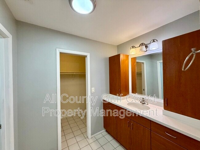 Building Photo - 1218 Waterside Ln