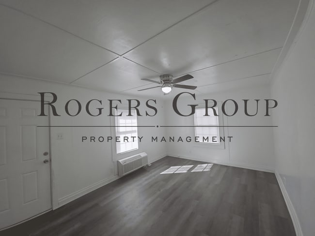 Building Photo - 758 David St